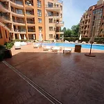 Efir 2 - Menada 3* ساني بيتش