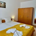 Efir 2 - Menada 3*