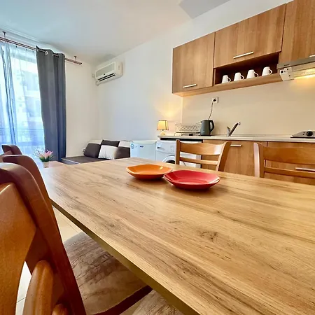 Apartmanhotel Efir 2 - Menada Napospart