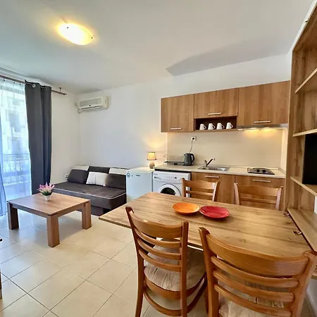 Apartmanhotel Efir 2 - Menada 3*