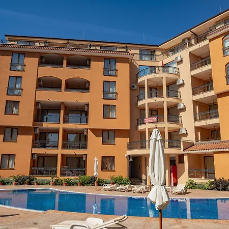 Efir 2 - Menada Σάνι Μπιτς