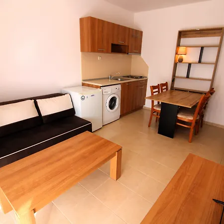 Efir 2 - Menada Σάνι Μπιτς