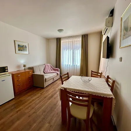 Efir 2 - Menada Aparthotel